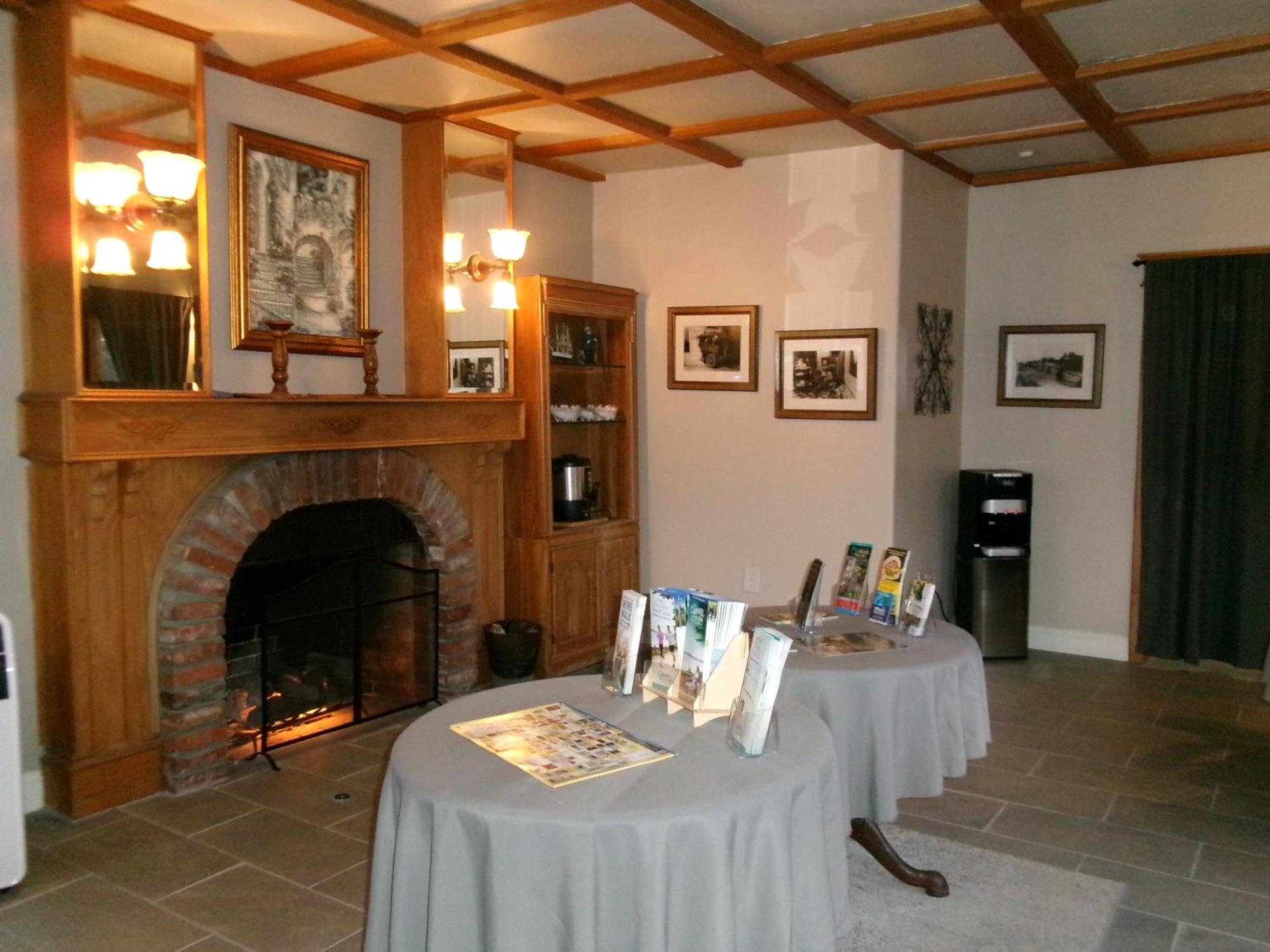Carmel Wayfarer Inn מראה חיצוני תמונה