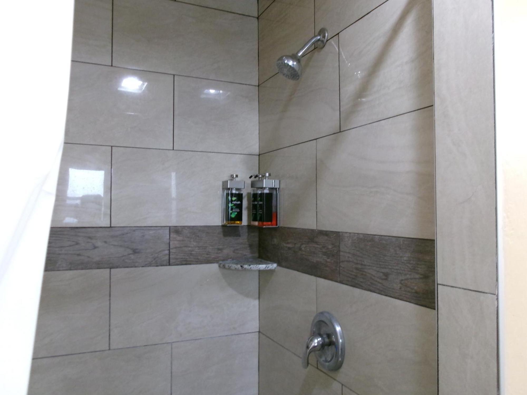 Carmel Wayfarer Inn מראה חיצוני תמונה